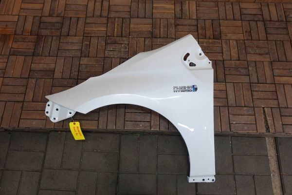 プリウス 【PHV】 ZVW52 左フロントフェンダー 美品 【ホワイトパールクリスタルシャイン 070】拍卖
