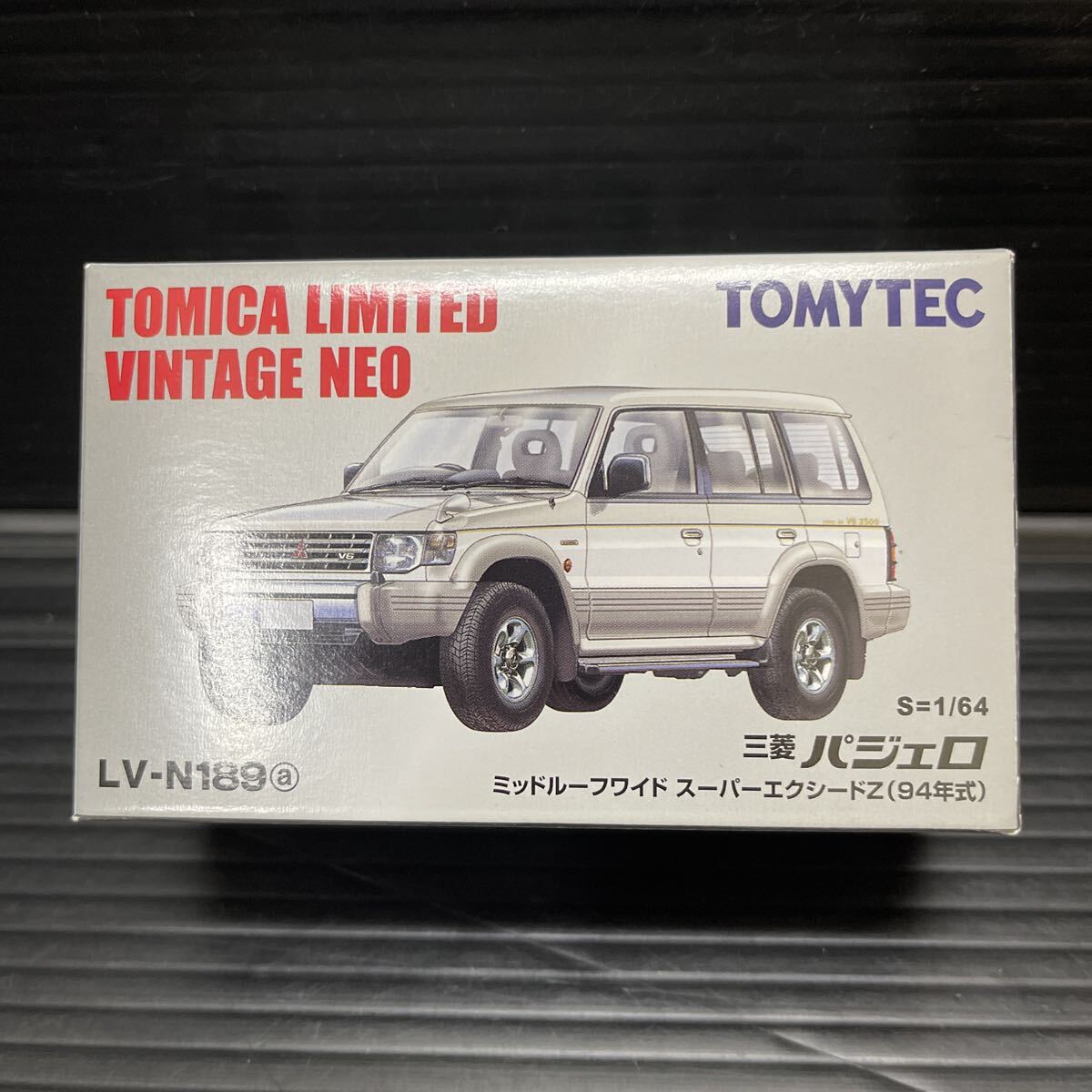 トミカリミテッドヴィンテージNEO 三菱 パジェロ ミッドルーフワイド スーパーエクシードZ (94年式)1/64拍卖