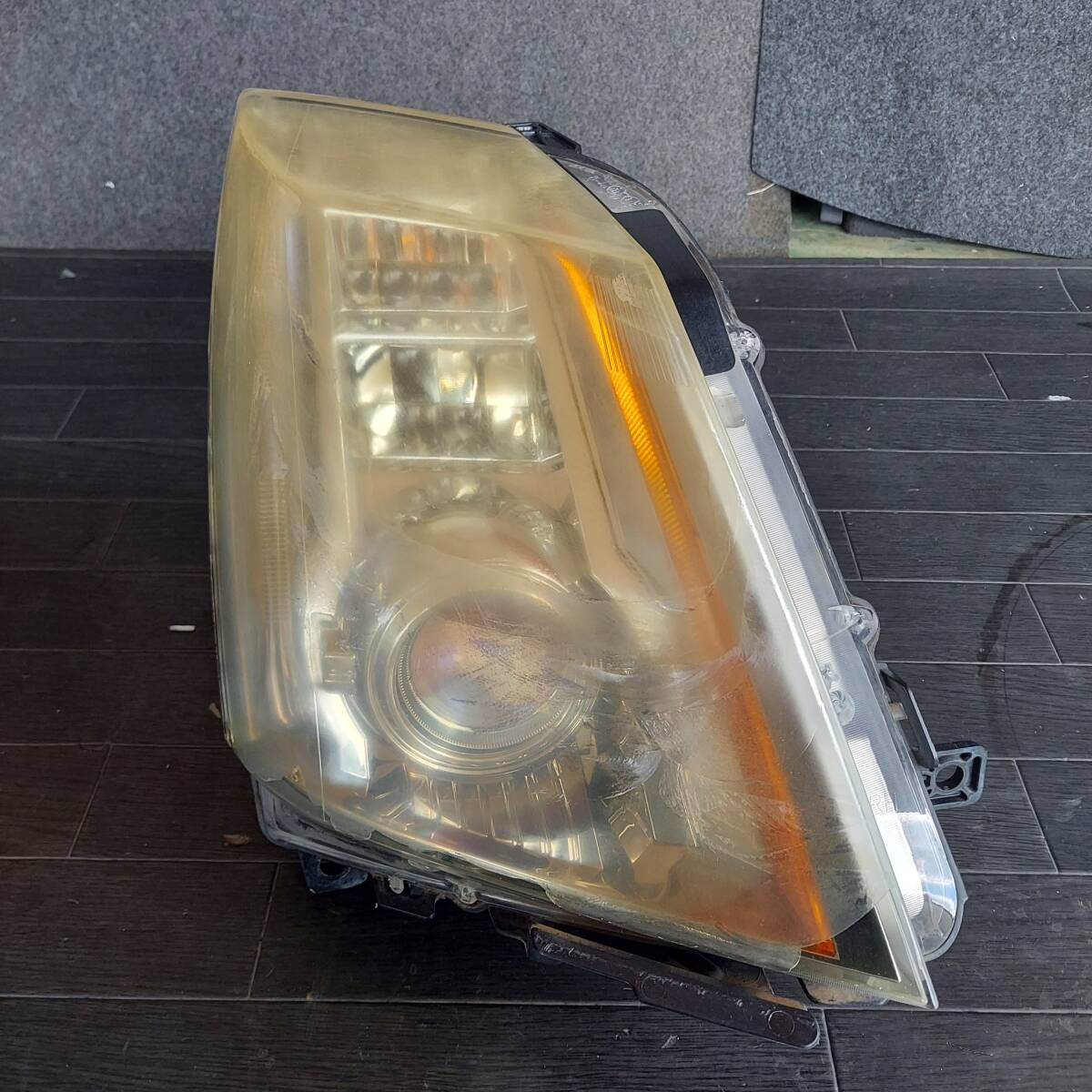 即決 キャデラック CTS ABA-X322C 2012y 純正 右 RH HID ヘッドライト ヘッドランプ 22755334拍卖