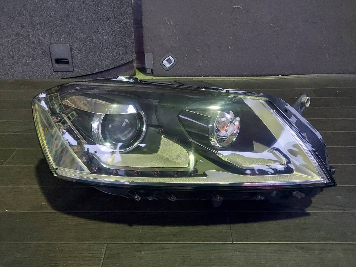 即決 WV パサート ヴァリアント DBA-3CCAX 2012y 純正 右 RH HID ヘッドライト ヘッドランプ 90005337 3AC-941-752 3C拍卖