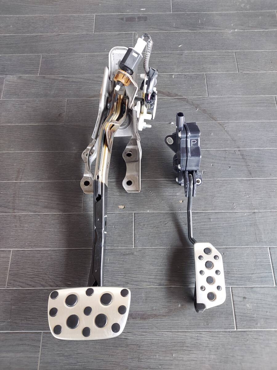 即決 トヨタ プリウス G'S ZVW30 後期 アクセルペダル ブレーキペダル アルミ拍卖