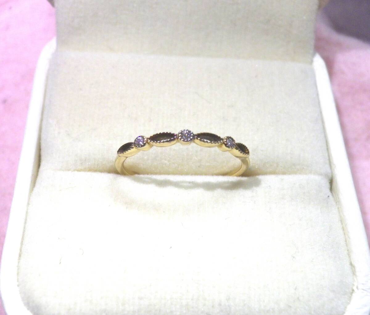 ダイヤリング☆K10☆アンティーク調リング☆ミル打ちリング☆イエローゴールドダイヤリング☆重ね付け用向け☆華奢なリング拍卖