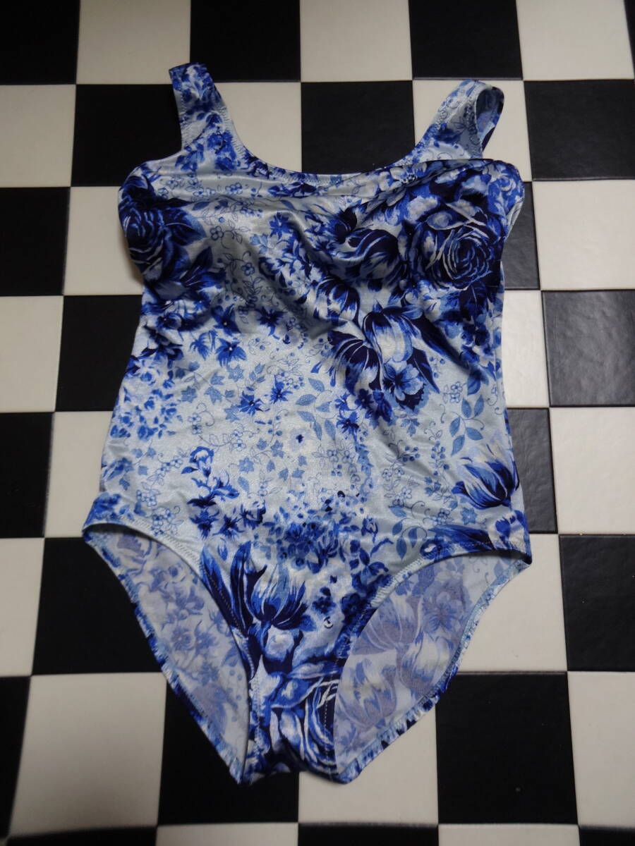 ワコール 女性水着ワンピース サイズ13L D7532 光沢グレー青花柄拍卖