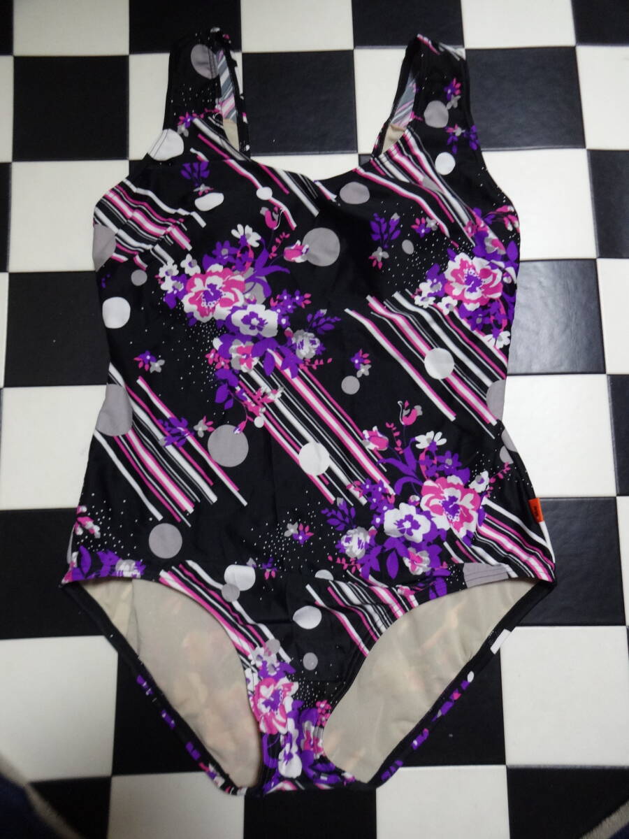 aqs+ 女性水着ワンピース サイズ17LL D7541 黒紫花柄 全体にネット拍卖