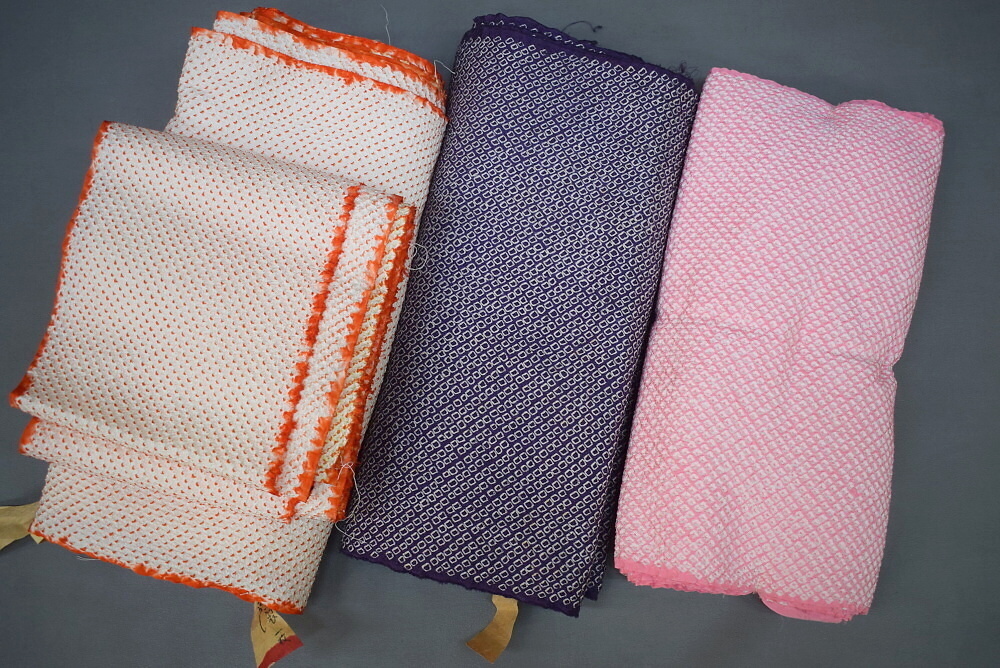 B5-9【凛々】中古品 正絹 総絞りの羽織・着物 洗い張り 3点組 まとめ売り ★リメイク材料にも拍卖