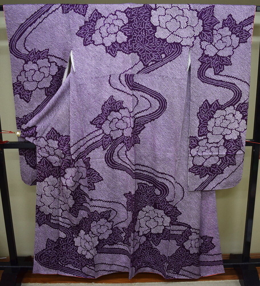 B26-8【凛々】中古品 正絹 総絞り 振袖 紫 流水 牡丹 身丈162 裄67拍卖