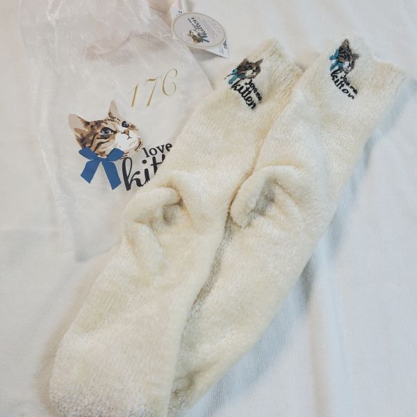 17℃/love me kitten 刺繍モールソックス 23~25cm拍卖