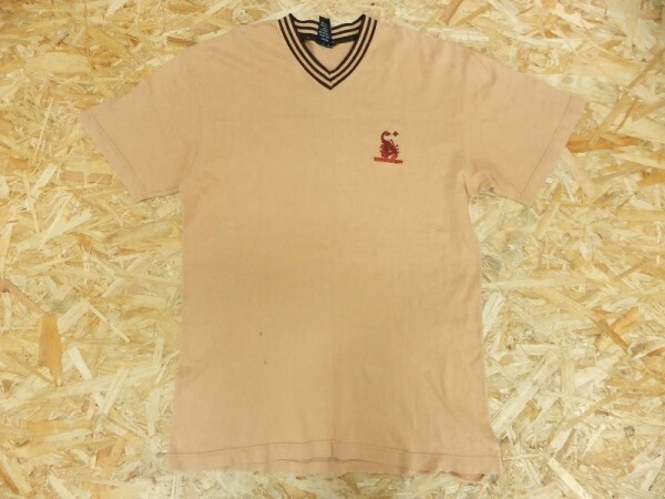 SCORPION BAY OUT THERE-MASFINA 古着 オールド コットン100% Vネック サソリロゴ刺繍 Tシャツ拍卖