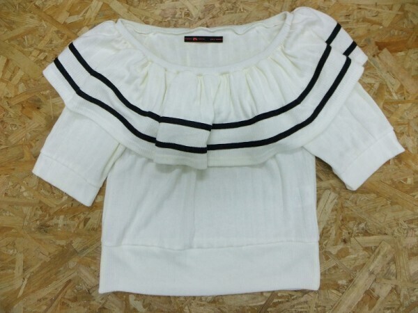 2% TOKYO トゥーパーセントトウキョウ レディース ポリエステル82% フリルライン入 オフショルダー 半袖ニットカットソー F クリーム色拍卖