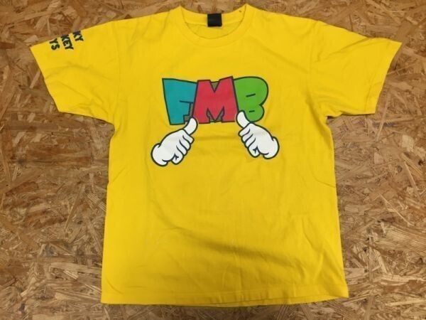 WE ARE FUNKY MOKEY BABYS ファンキーモンキーベイビーズ TOUR 2013 半袖Tシャツ メンズ バックプリント有 黄色拍卖
