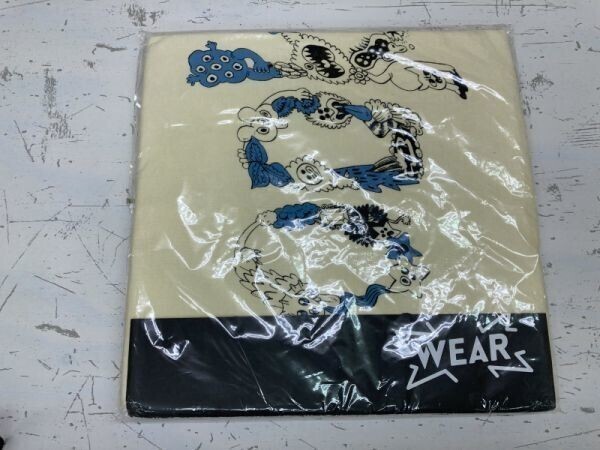 新品 未開封品 谷口奈津子 VVEAR 2015 ヴィレッジヴァンガード 限定 イラストレーター 漫画 半袖Tシャツ カットソー メンズ 生成り拍卖