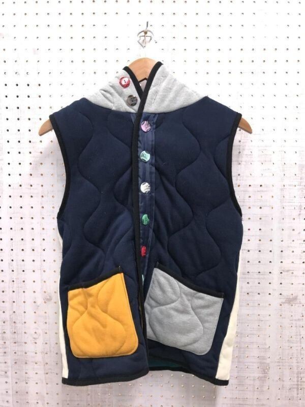 Beno ビーノ メンズ アウトドア クレイジーパターン ひょうたんキルティング 配色切替 カラフルボタン 中綿 フーディーパーカーベスト M拍卖