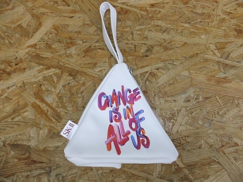 SK-Ⅱ エスケーツー CHANGE is in all of us 2017年 クリスマスコフレ 三角コスメポーチ 白 レディース拍卖