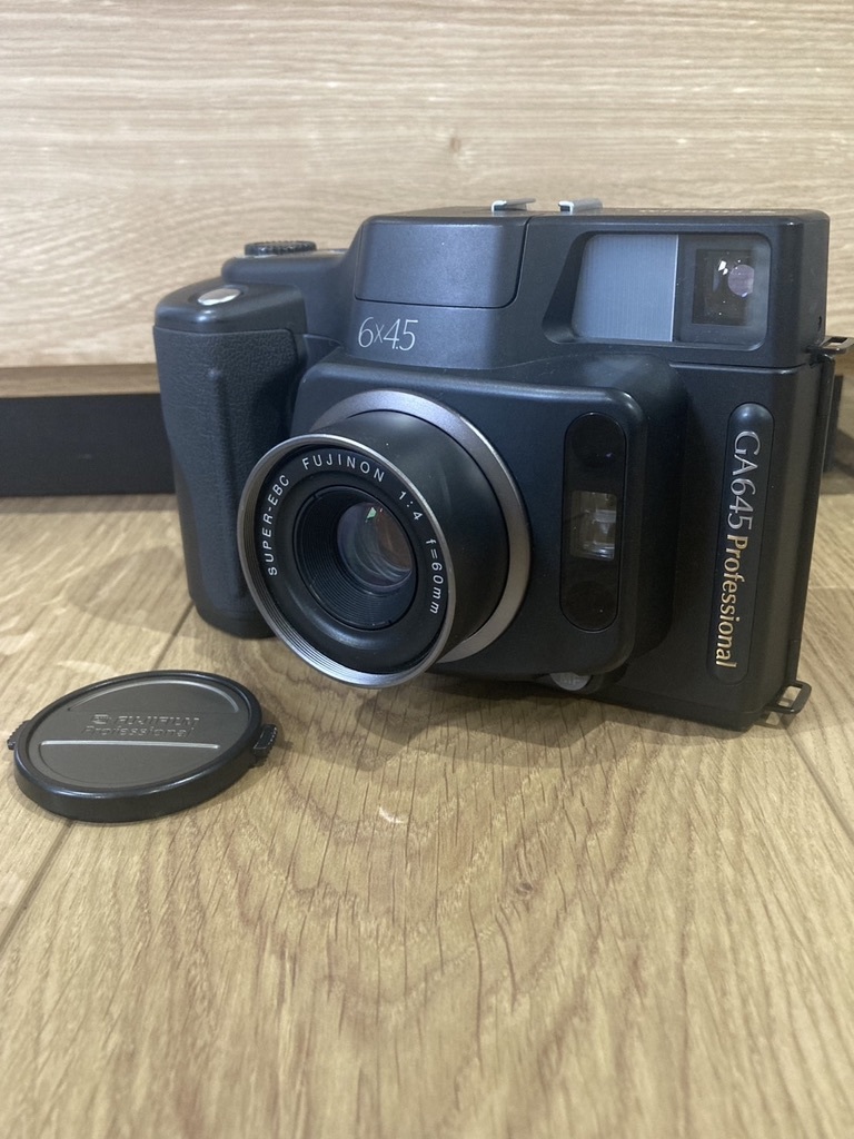 1円〜 FUJIFILM 富士フィルム GA645 Professional 中判 フィルムカメラ拍卖