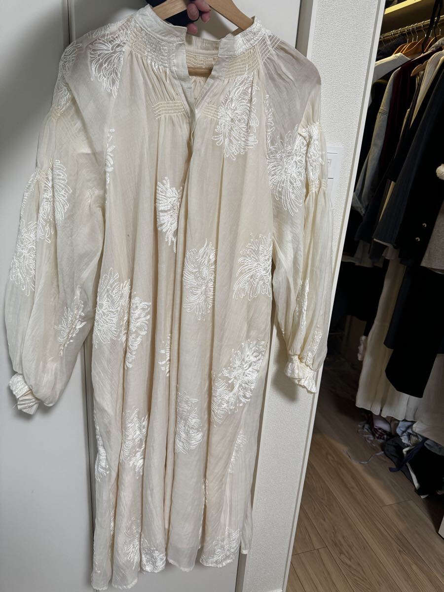 未使用 花柄刺繍ロングワンピース ベージュ ナチュラルフェミニン拍卖
