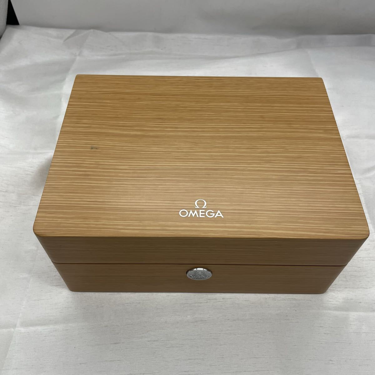 【空箱】OMEGA オメガ 純正 ウォッチボックス 木製ケース 腕時計収納箱 高級感 天然木調 当時物 ボックス u688拍卖