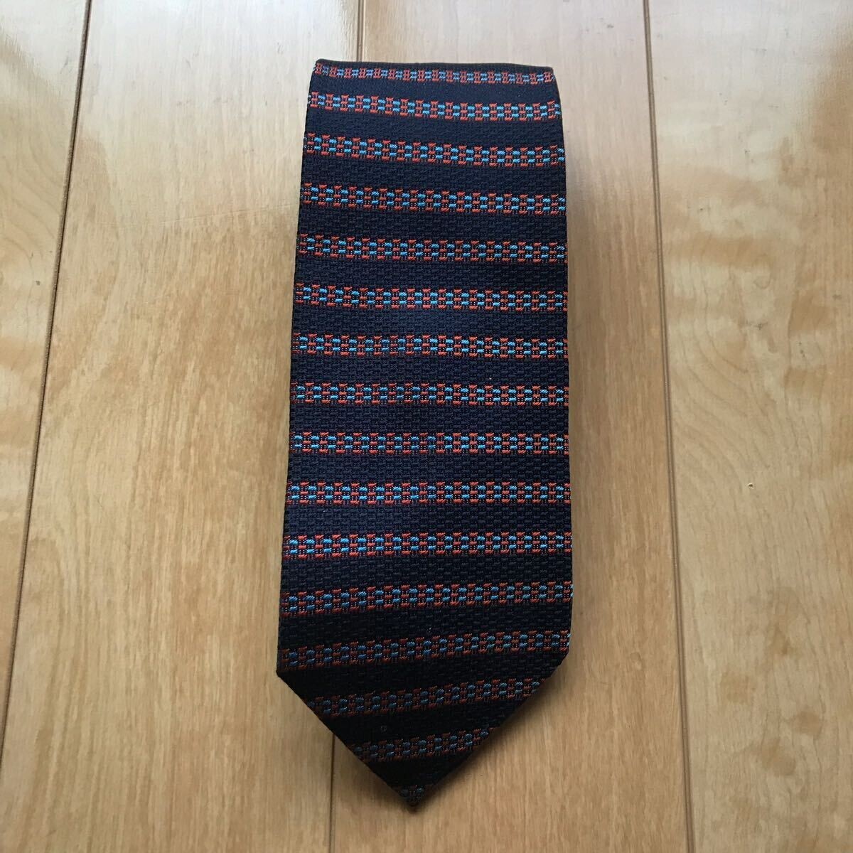 ザダファーオブセントジョージ シルク100% ネクタイ 日本製 107-1-324 ブラック レッド ブルー拍卖