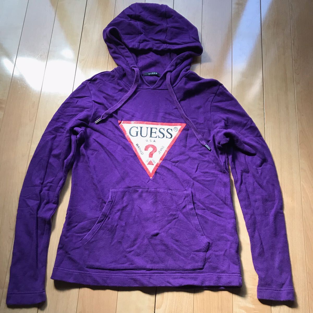 ゲス プルオーバーパーカー 定価8690円 580-1-421 メンズ S パープル拍卖