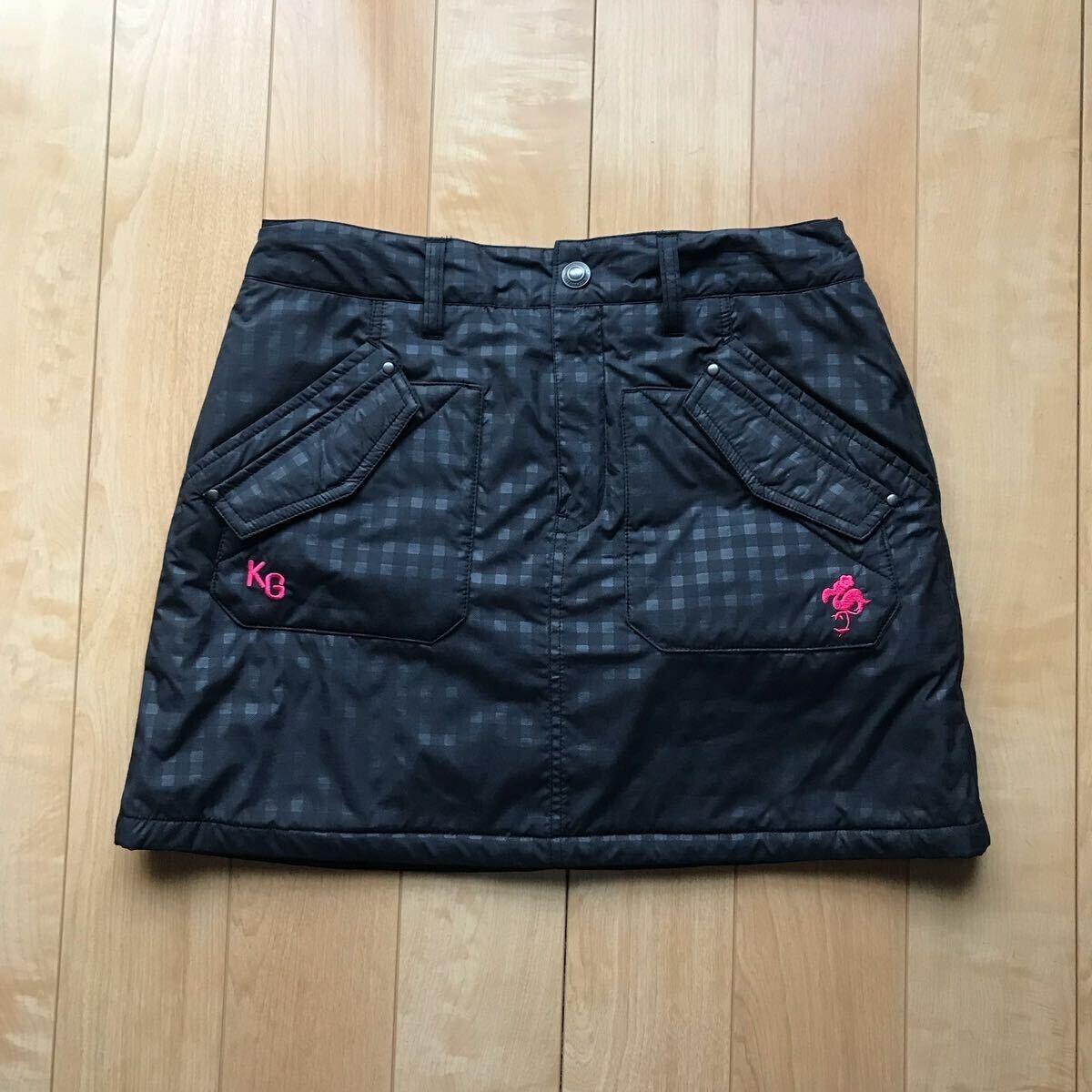 美品 キスマーク ゴルフスカート 108-1-310 レディース 7 ブラック シルバー ピンク拍卖