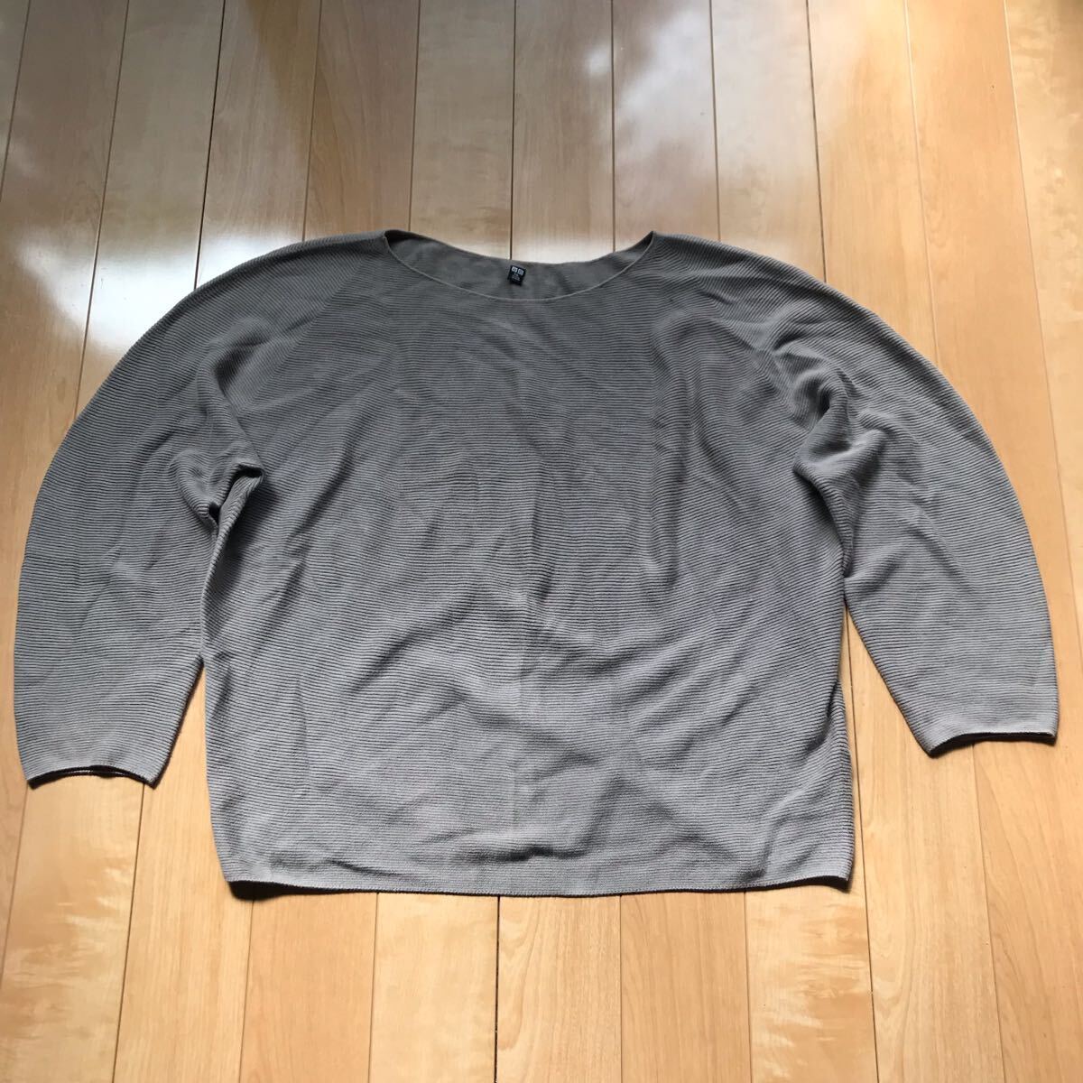 ユニクロ 3Dコットンボリュームスリーブセーター 定価2990円+税 568-1-403 レディース XXL ベージュ拍卖