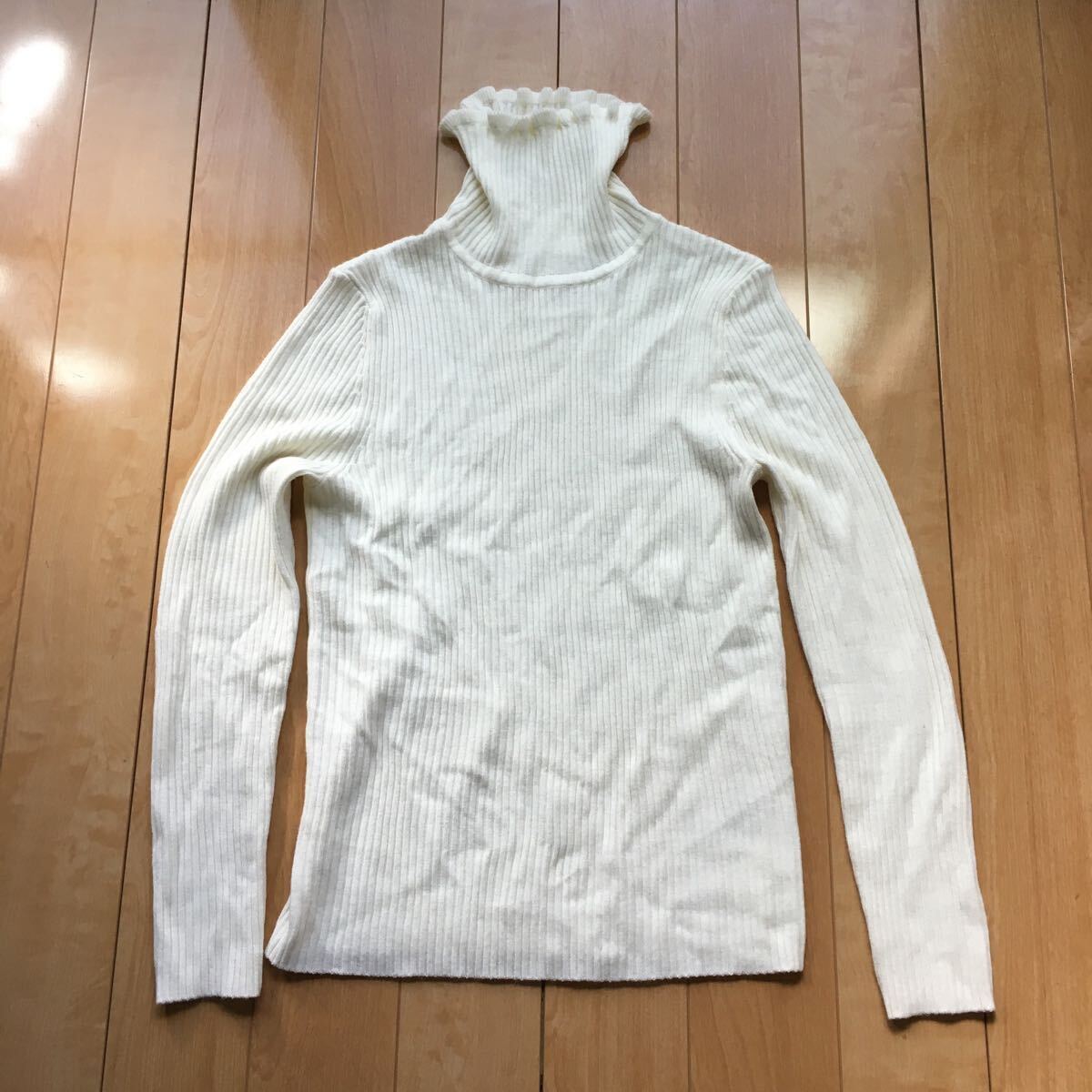 ロデオクラウンズ フリルタートルニットトップス 定価3289円 582-1-403 レディース FREE ホワイト ロデオ拍卖