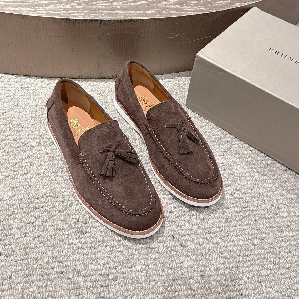 ダークブラウン27.0cm ★送料無料★ブルネロクチネリ★メンズススエード タッセル ローファー, 本革, カジュアル シューズ, ホワイトソール拍卖