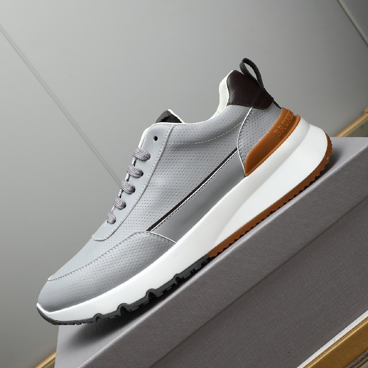 ライトグレー26.0m★送料無料★ブルネロクチネリメンズレザー スポーツスニーカー, カーフスキン&メッシュ素材, 通気性ソール拍卖