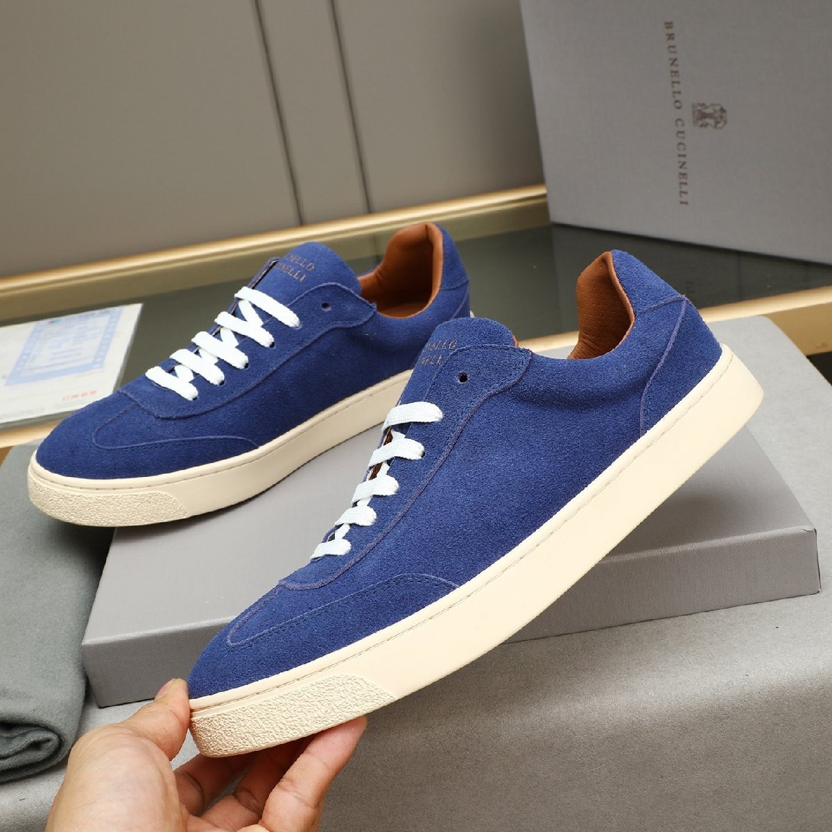 ブルー25.5cm★送料無料【新品】★ブルネロクチネリ★スエード スニーカー, カーフレザー, ラバーソール カジュアルシューズ, 通気性抜群拍卖