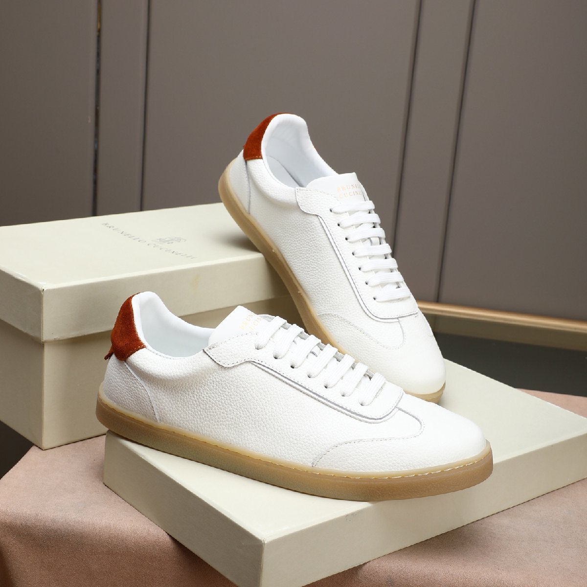 ホワイト26.5cm★送料無料★ブルネロクチネリ★メンズ レザースニーカー, プレミアムカーフレザー, ゴム製ソール, カジュアルスタイル拍卖