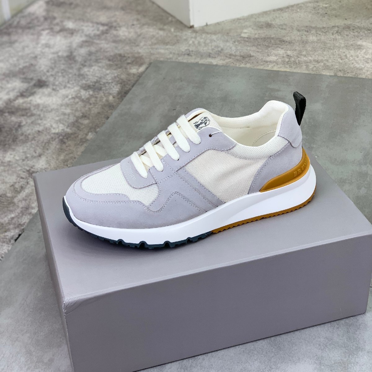 グレー/ホワイト25.5cm ★送料無料★ブルネロクチネリ★メンズ スニーカー, スエード/メッシュ, ラバーソール拍卖