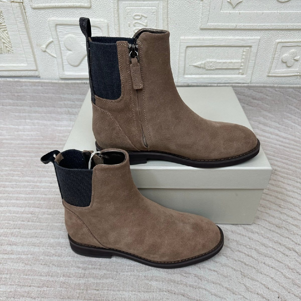 ブラウン22.5cm★送料無料【新品】★ブルネロクチネリレディース サイドゴア ショートブーツ、3cmヒール、秋冬コレクション2025拍卖