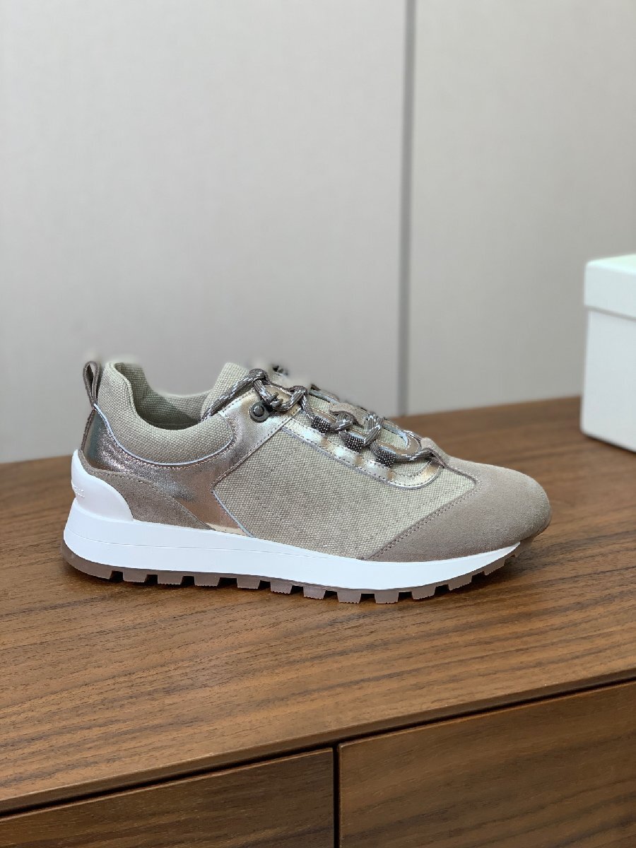 ベージュ24.5cm 【新品】ブルネロクチネリ★ レディース スニーカー、スエードレザー、メタリックアクセント、レースアップ、パール装飾拍卖