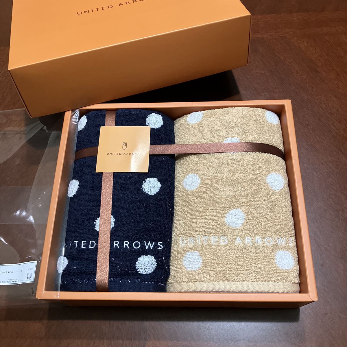 UNITED ARROWS ユナイテッドアローズ フェイスタオル 2枚セット ふわふわ 内野 タオルのみ発送拍卖