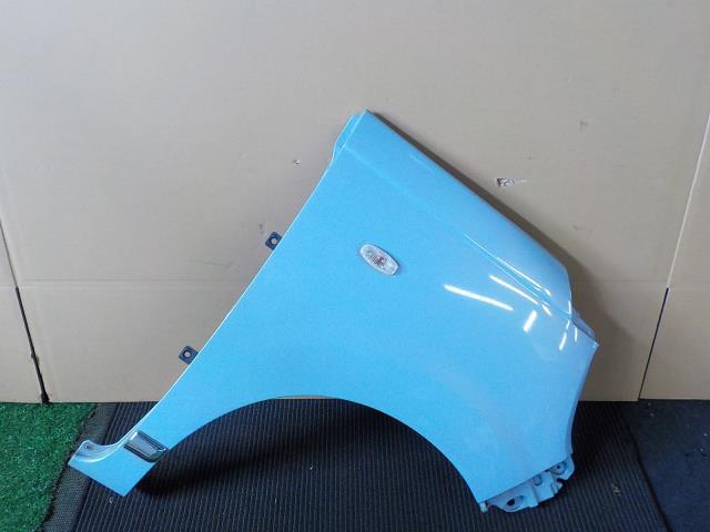 ムーヴキャンバス LA800S 右フロントフェンダー B78/水色【個人宅宛発送不可】拍卖