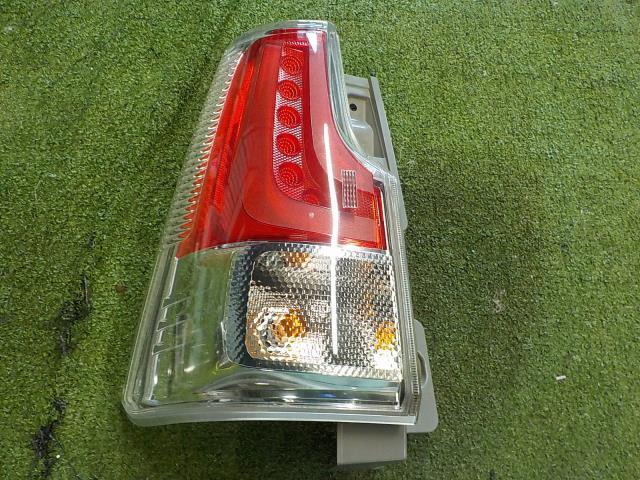 ソリオ ハイブリッド MA36S 左テールランプ 外側コンビランプ拍卖