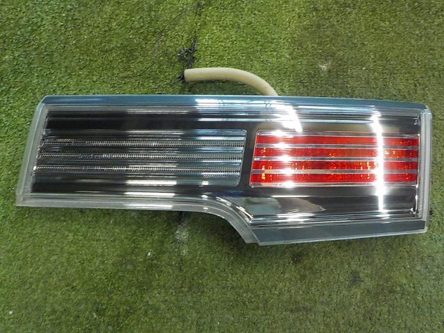 エルグランド TE52 右フィニッシャーパネル アーバンクロム用 クリアレンズ拍卖