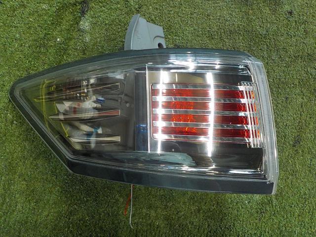 エルグランド TE52 左上外側 テールランプ アーバンクロム用拍卖