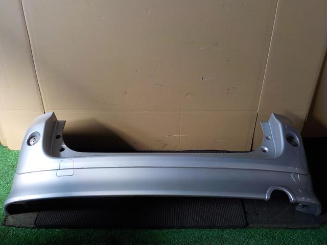 シエンタ NCP81G リアバンパー 1E7/銀 スポイラー付【個人宅宛発送不可】拍卖