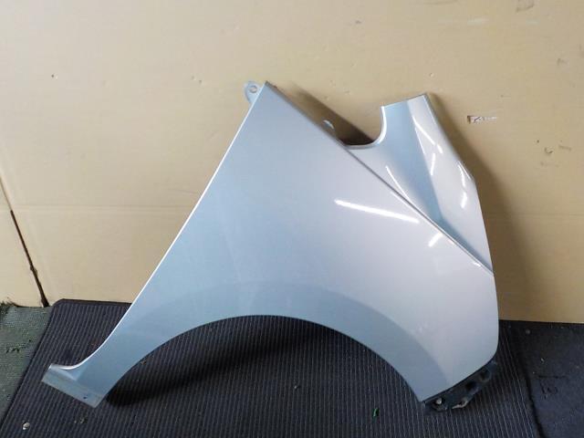 ムーヴカスタム LA100S 右フロントフェンダー S28/銀【個人宅宛発送不可】拍卖