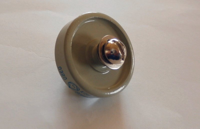 3.5Kv220PF高圧セラミックC チューナーやリニアアンプに! ゆうパケット発送拍卖