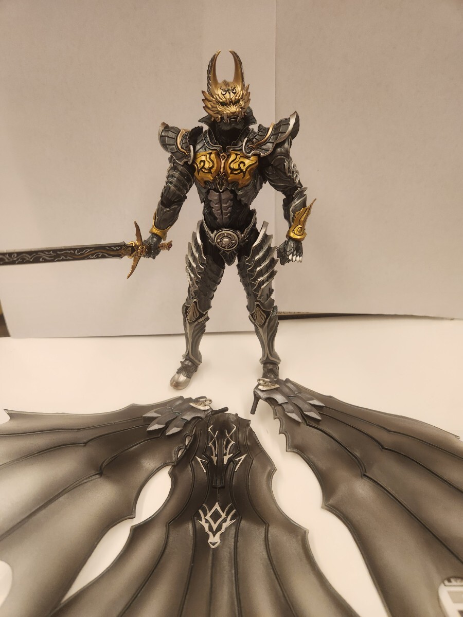 魔戒可動⑨「牙狼 GARO シリーズ新作公開!」より「黄金騎士ガロ 流牙ver.」保存品(外箱なし、本体、パーツのみ、画像参照、美品) BANDAI拍卖