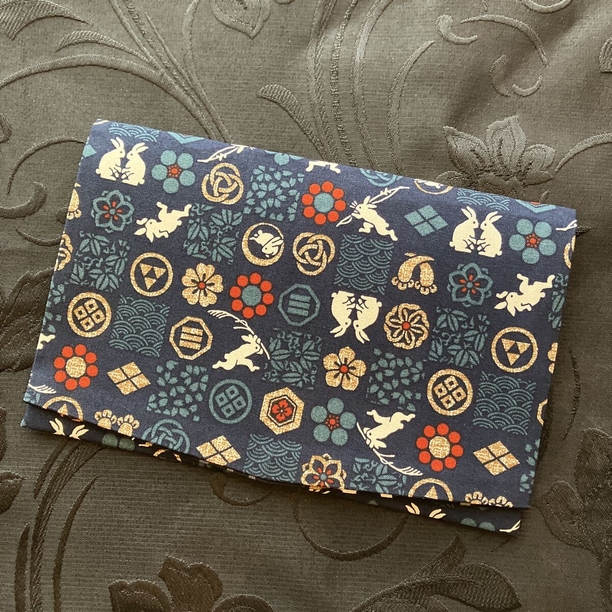 【ハンドメイド】 御朱印帳ケース うさぎ 家紋 青拍卖