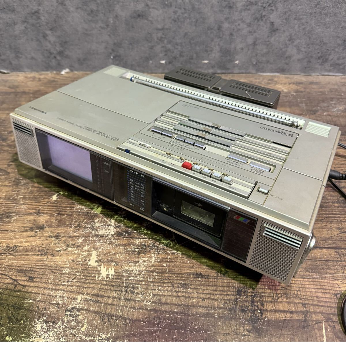 S-31◆1982年製 東芝 CITYBOY MX4 4V-MX4 カラーテレビ IC・トランジスタ式 ステレオマイクロラジオカセットレコーダー TOSHIBA AMFM拍卖