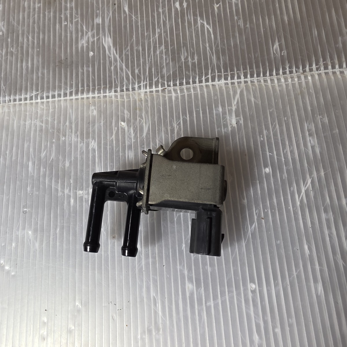 MH34Sなど スズキ純正 K6A バキューム スイッチング アイドルアップ ソレノイド バルブ K5T46782拍卖