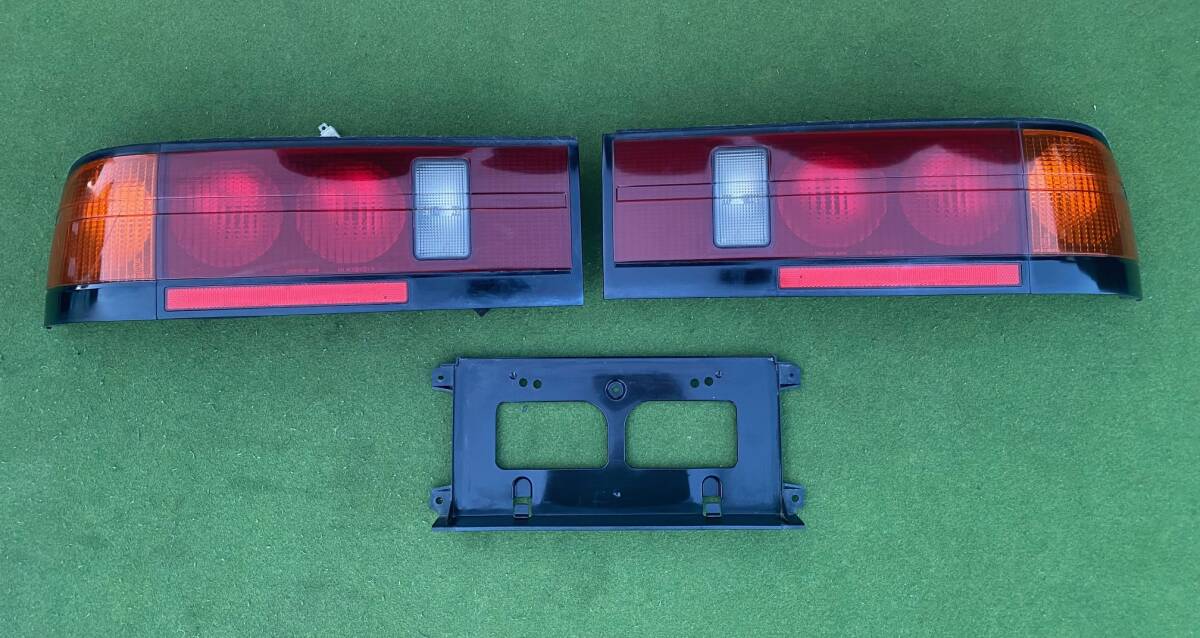 希少品 マツダ RX-7 RX7 E-FC3S 純正 後期 テールライト テールランプ 左右セット リアガーニッシュ付き拍卖