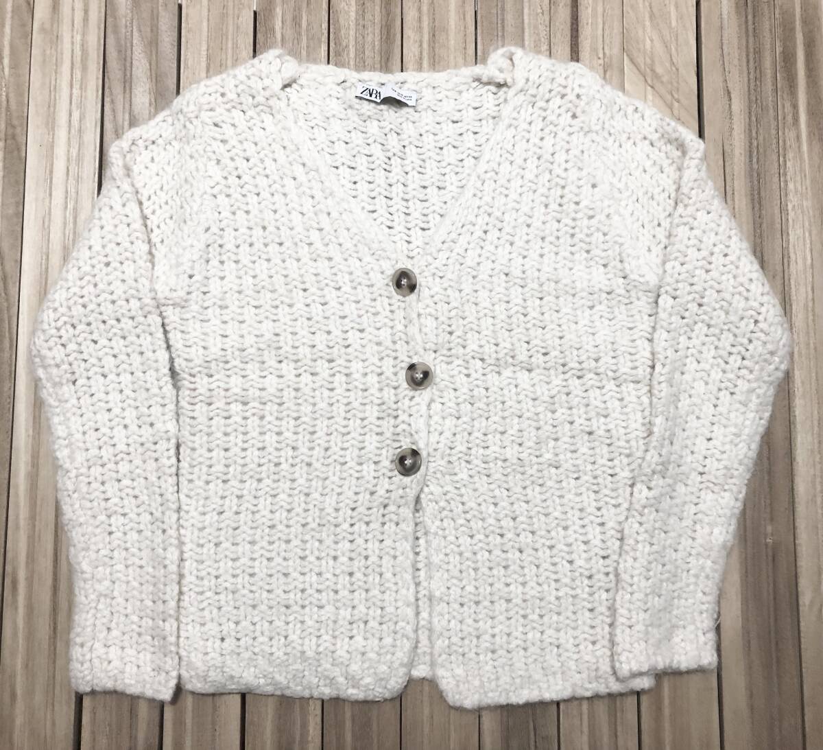 試着のみ 美品 ZARAニットカーディガン 白 ホワイト Sサイズ 拍卖