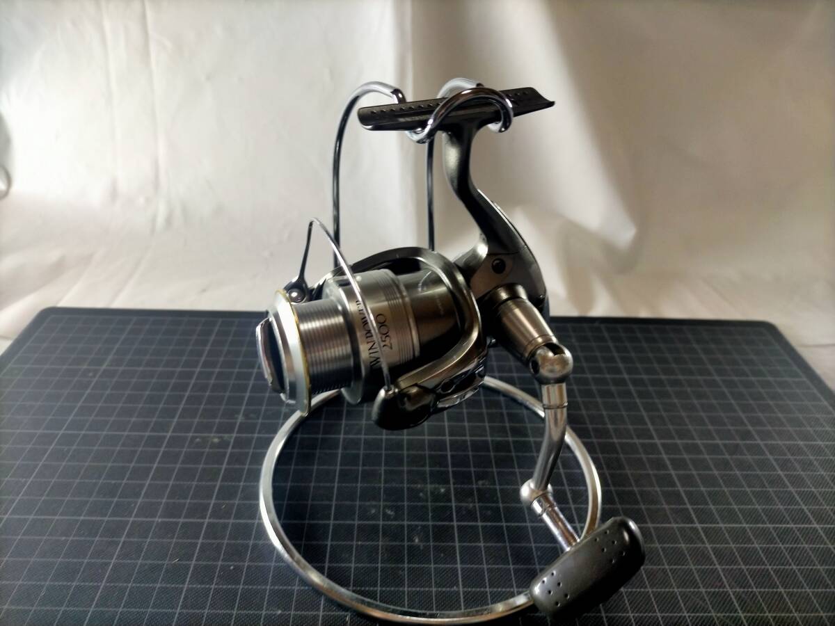 拂【日本製】 05 ツインパワー2500 左 SHIMANO TWINPOWER スピニングリール 01920 GU7拍卖