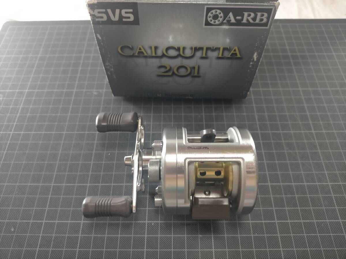 拂【日本製】シマノ 05 カルカッタ 201 左 レフト 日本製 SHIMANO CALCUTTA CHINU Made in JPベイトリール 01960 KO3拍卖