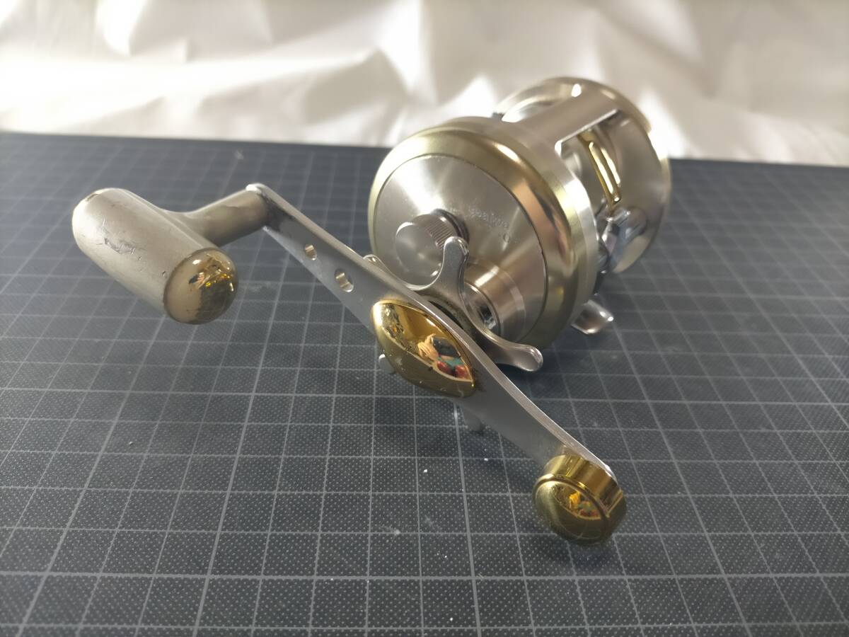 拂 ダイワ ミリオネア CV-Z 250F 右 日本製 DAIWA millionaire Made in JP グローブライド ベイトリール(検 CV-X FJ3拍卖