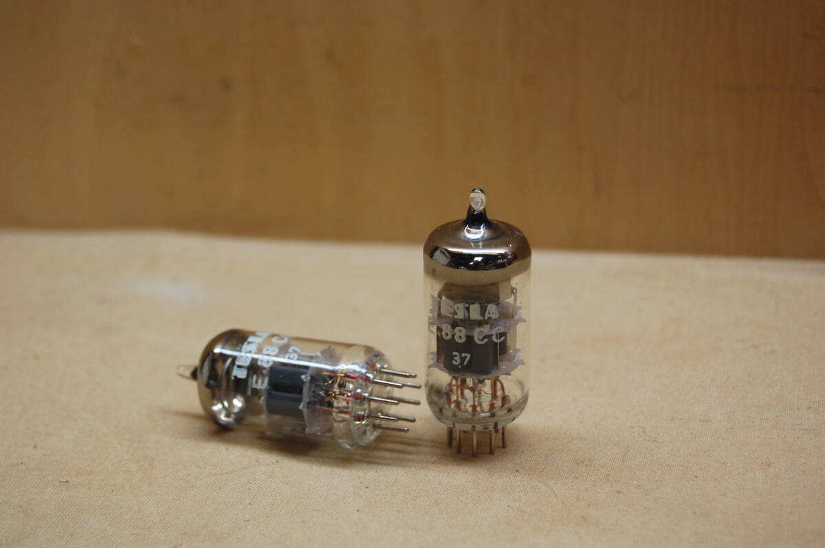 真空管 TESLA E88CC Military Surplus same lot NOS pair (2pcs.)拍卖